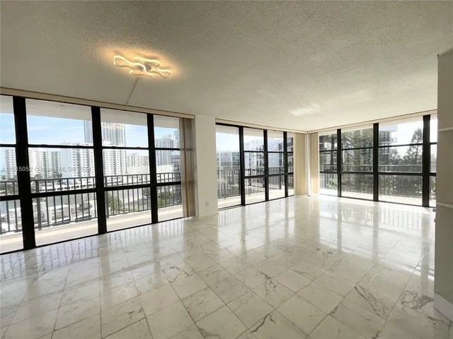 1000 Parkview Dr # 830, Hallandale Beach FL 33009