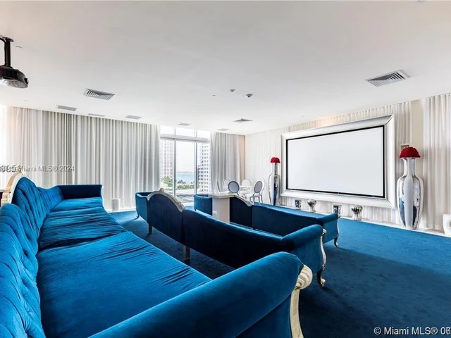 465 Brickell Ave # 604, Miami FL 33131