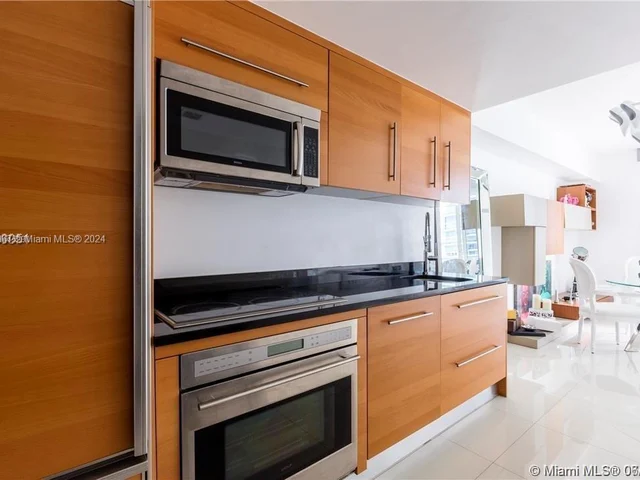 465 Brickell Ave # 604, Miami FL 33131