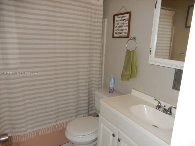 8000 NW 174th Ter, Hialeah FL 33015