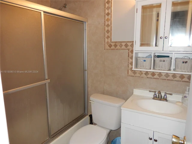 8000 NW 174th Ter, Hialeah FL 33015