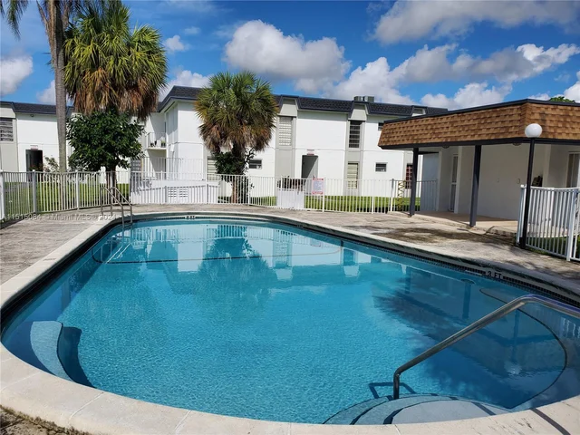 7244 SW 94th Pl # C6, Miami FL 33173
