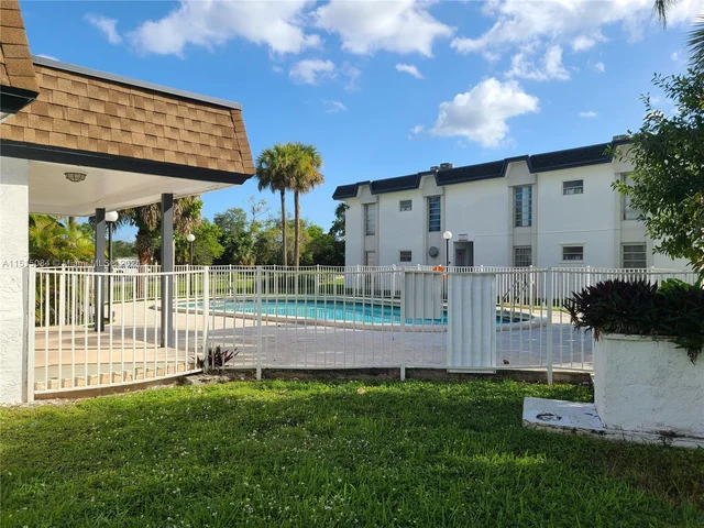 7244 SW 94th Pl # C6, Miami FL 33173