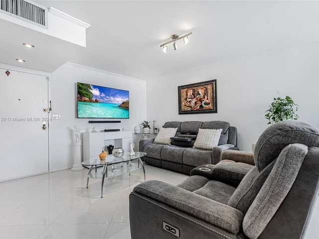 17011 N Bay Rd # 906, Sunny Isles Beach FL 33160