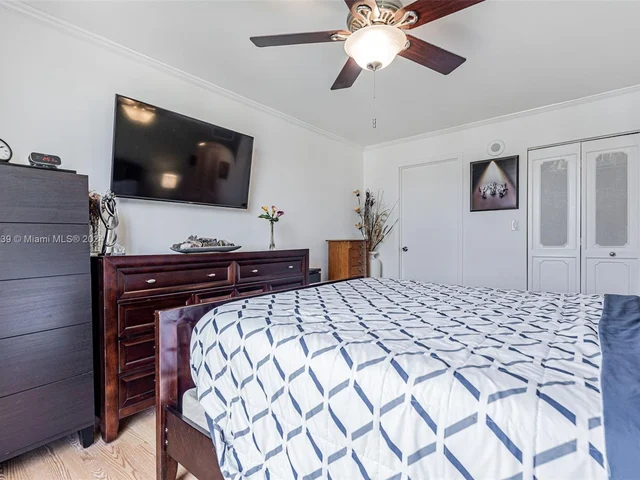 17011 N Bay Rd # 906, Sunny Isles Beach FL 33160