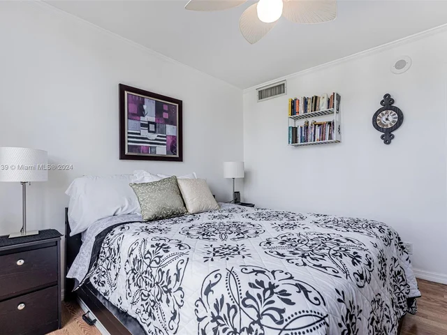 17011 N Bay Rd # 906, Sunny Isles Beach FL 33160