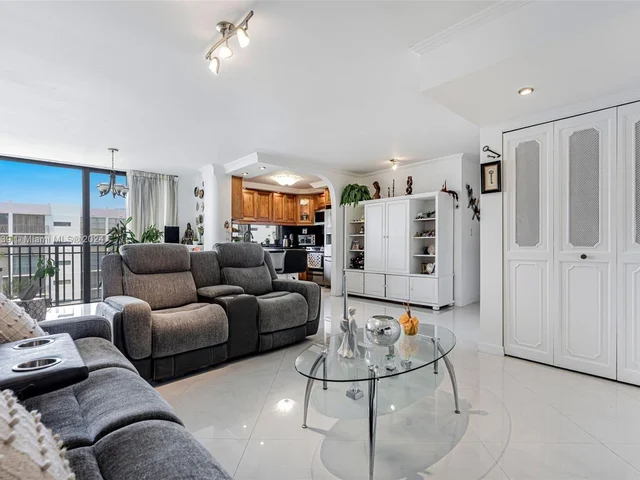 17011 N Bay Rd # 906, Sunny Isles Beach FL 33160