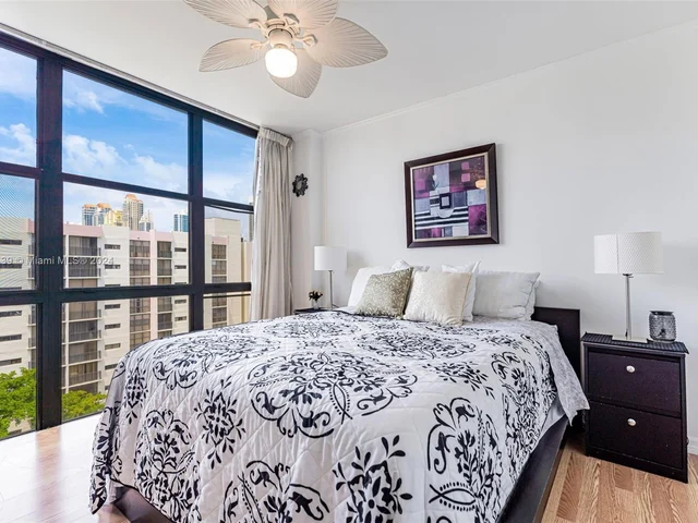 17011 N Bay Rd # 906, Sunny Isles Beach FL 33160