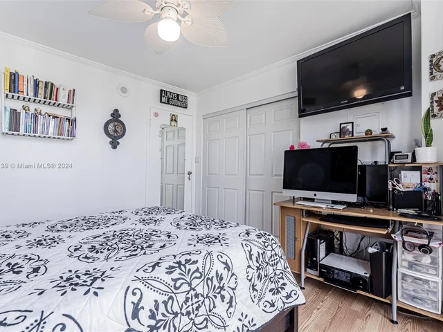 17011 N Bay Rd # 906, Sunny Isles Beach FL 33160