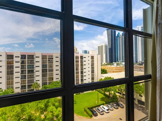 17011 N Bay Rd # 906, Sunny Isles Beach FL 33160