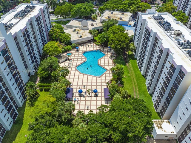 17011 N Bay Rd # 906, Sunny Isles Beach FL 33160