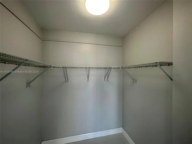 17011 N Bay Rd # 916, Sunny Isles Beach FL 33160