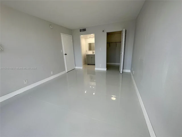 17011 N Bay Rd # 916, Sunny Isles Beach FL 33160