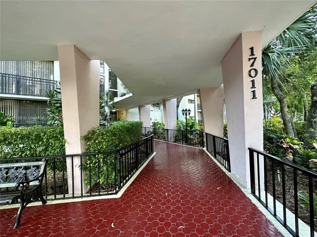 17011 N Bay Rd # 916, Sunny Isles Beach FL 33160