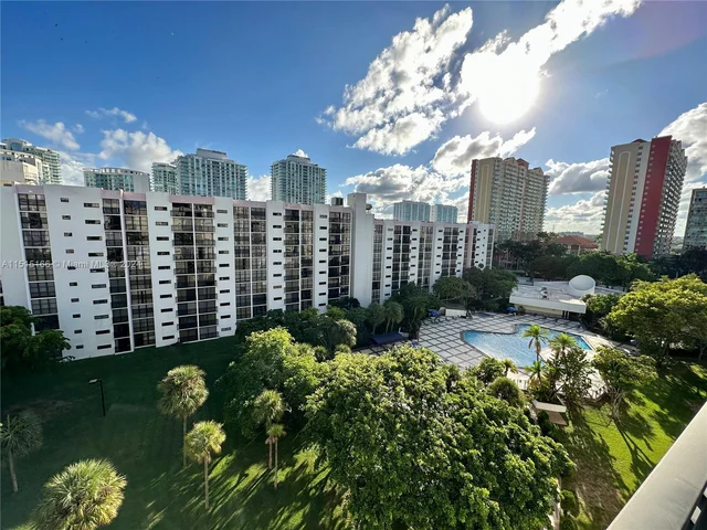 17011 N Bay Rd # 916, Sunny Isles Beach FL 33160