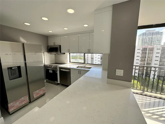 17011 N Bay Rd # 916, Sunny Isles Beach FL 33160