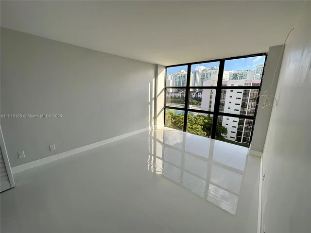 17011 N Bay Rd # 916, Sunny Isles Beach FL 33160