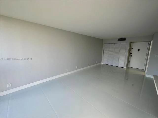 17011 N Bay Rd # 916, Sunny Isles Beach FL 33160