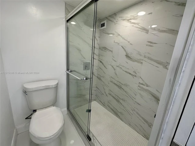 17011 N Bay Rd # 916, Sunny Isles Beach FL 33160