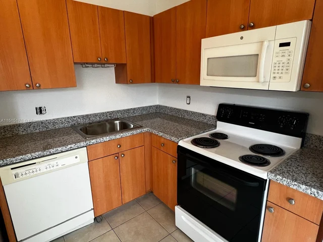 4779 NW 9th Dr # 4779, Plantation FL 33317