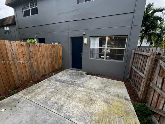 4779 NW 9th Dr # 4779, Plantation FL 33317