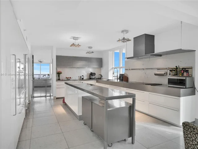 5801 E Collins Ave # 1200, Miami Beach FL 33140