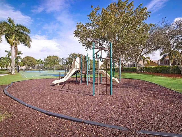 9681 Lago Dr # 9681, Boynton Beach FL 33472