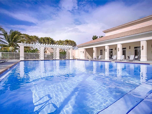 9681 Lago Dr # 9681, Boynton Beach FL 33472