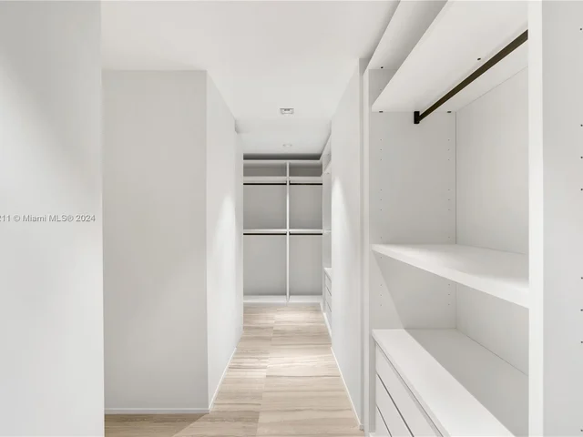 1000 Biscayne Blvd # 1202, Miami FL 33132