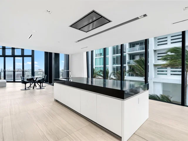 1000 Biscayne Blvd # 1202, Miami FL 33132