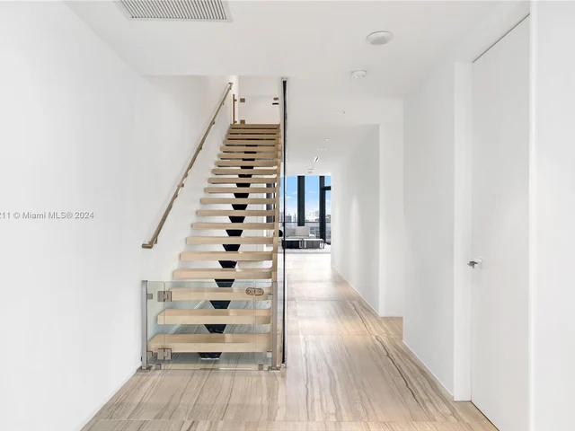 1000 Biscayne Blvd # 1202, Miami FL 33132