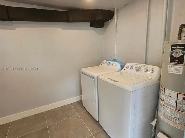 2432 NE 12th Ave, Pompano Beach FL 33064