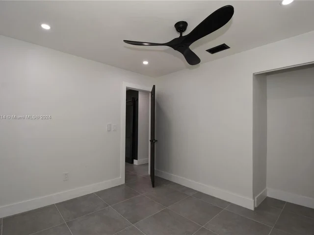 2432 NE 12th Ave, Pompano Beach FL 33064