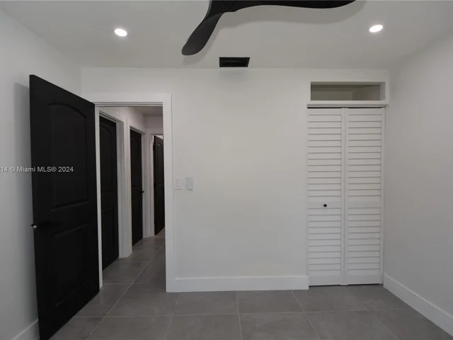 2432 NE 12th Ave, Pompano Beach FL 33064