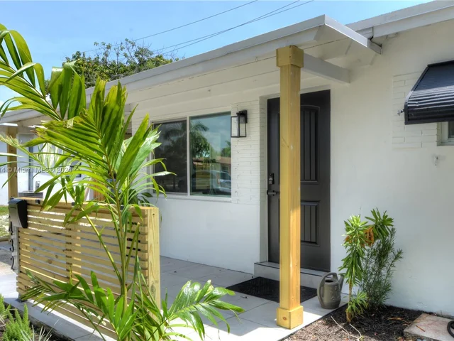 2432 NE 12th Ave, Pompano Beach FL 33064