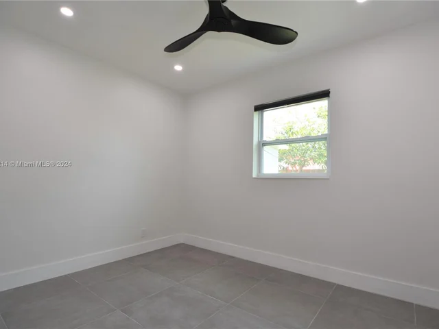 2432 NE 12th Ave, Pompano Beach FL 33064