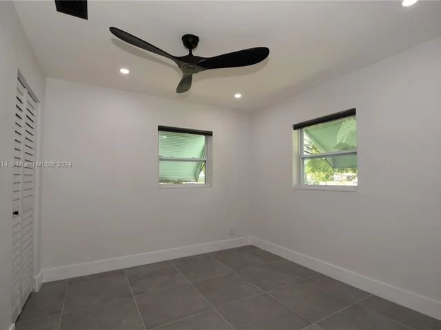 2432 NE 12th Ave, Pompano Beach FL 33064