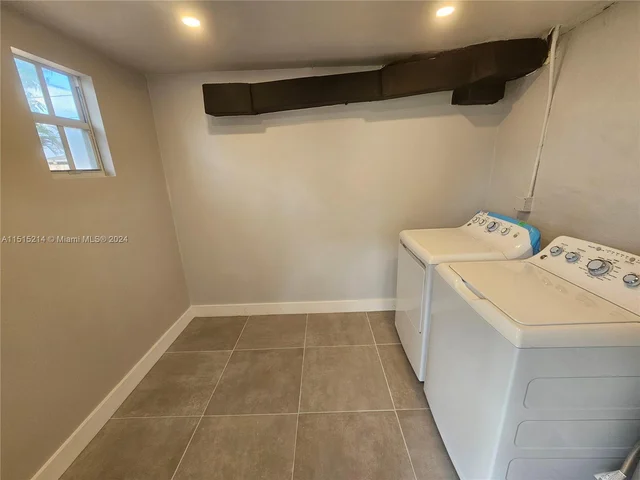 2432 NE 12th Ave, Pompano Beach FL 33064