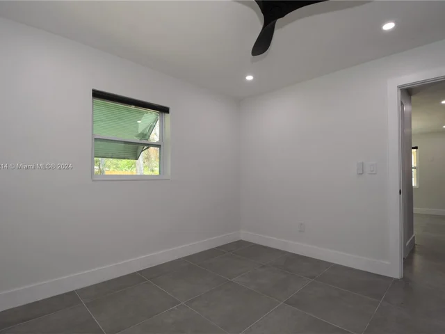 2432 NE 12th Ave, Pompano Beach FL 33064