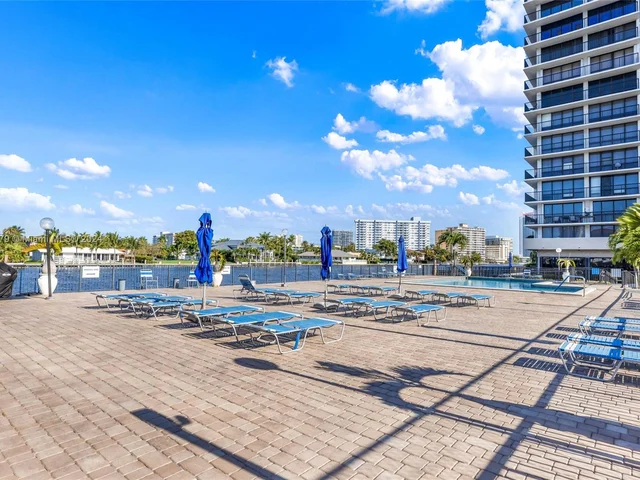 2017 S Ocean Dr # 610, Hallandale Beach FL 33009