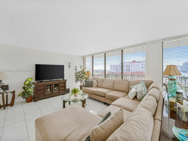 2017 S Ocean Dr # 610, Hallandale Beach FL 33009