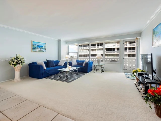 4010 Galt Ocean Dr # 914, Fort Lauderdale FL 33308