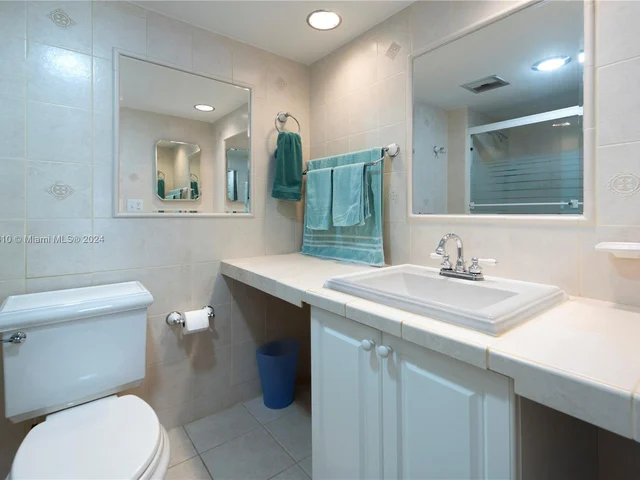 4010 Galt Ocean Dr # 914, Fort Lauderdale FL 33308