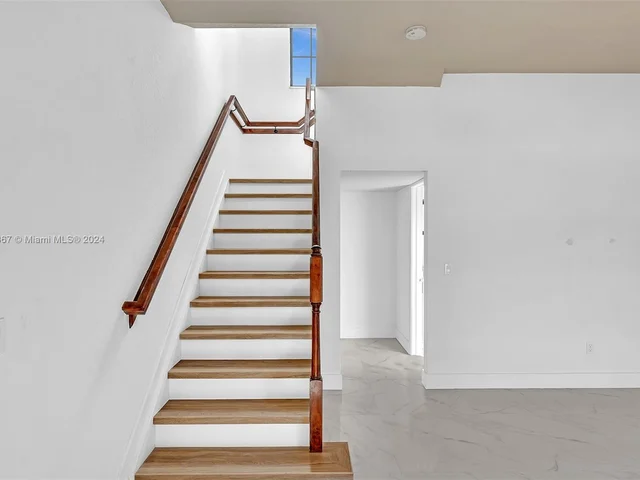 8731 NW 41st St, Cooper City FL 33024