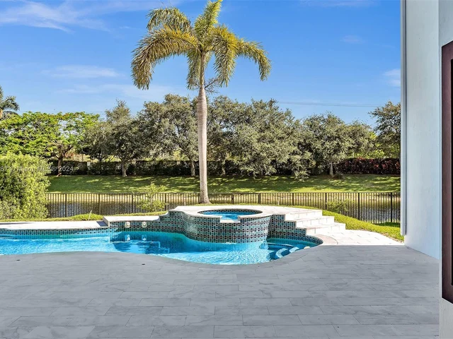 8731 NW 41st St, Cooper City FL 33024