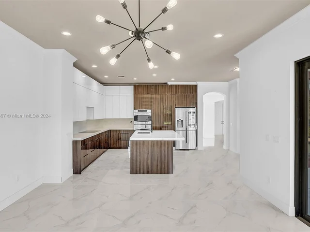 8731 NW 41st St, Cooper City FL 33024