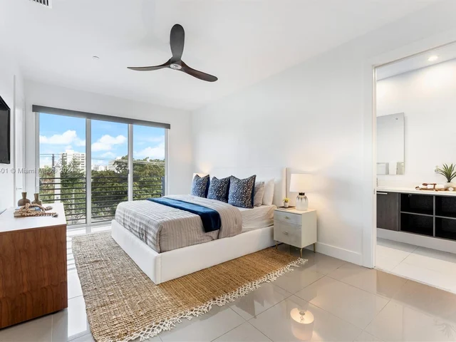 1025 NE 18th Ave # 306, Fort Lauderdale FL 33304