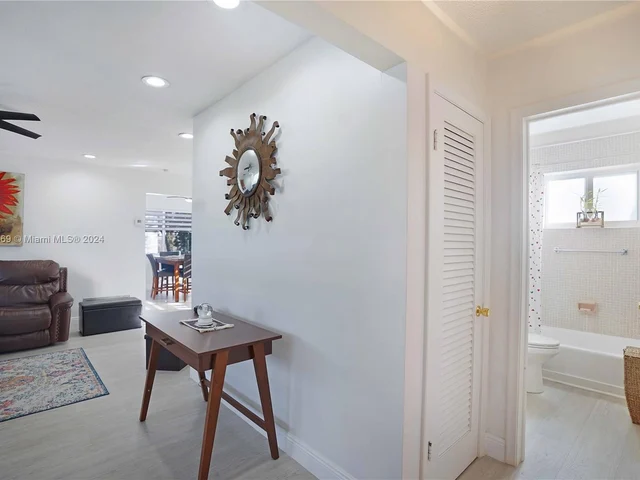 2447 Garland Cir # 196, Hollywood FL 33021