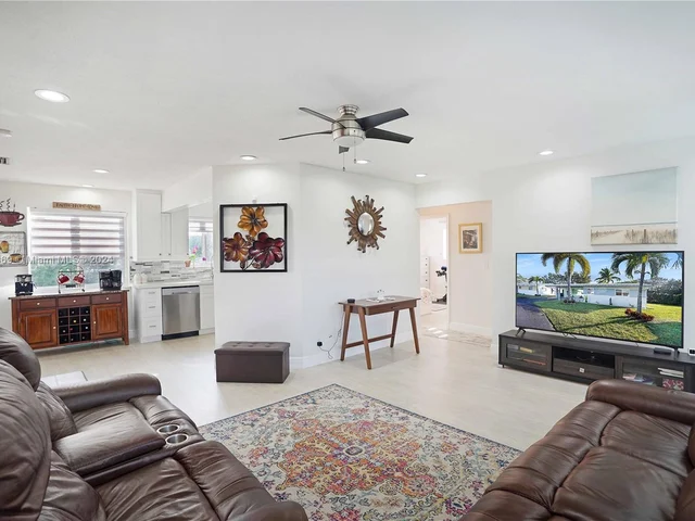 2447 Garland Cir # 196, Hollywood FL 33021