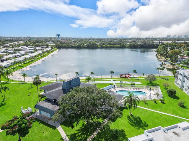 2447 Garland Cir # 196, Hollywood FL 33021